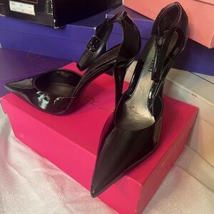 Sz9 Colin Stewart patten leather, pointed toe with strap.